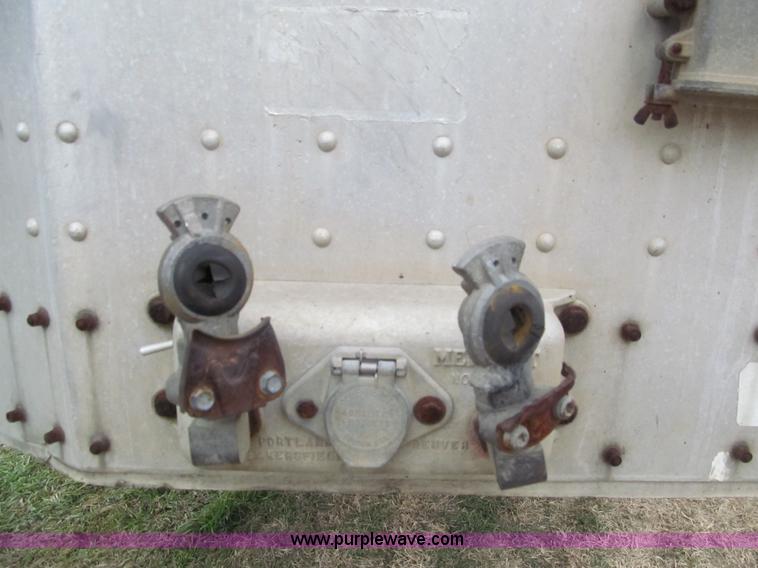 image for item G9577 1979 Merritt livestock trailer