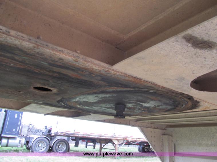 image for item G9577 1979 Merritt livestock trailer