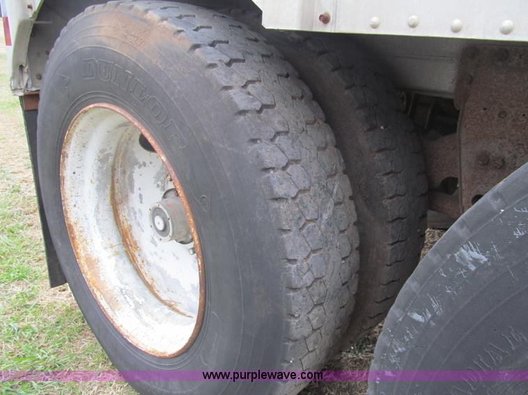 image for item G9577 1979 Merritt livestock trailer