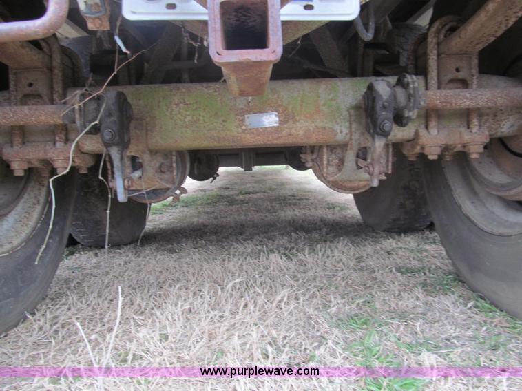 image for item G9577 1979 Merritt livestock trailer