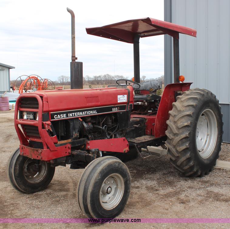 image for item H1317 1987 Case IH 585 tractor