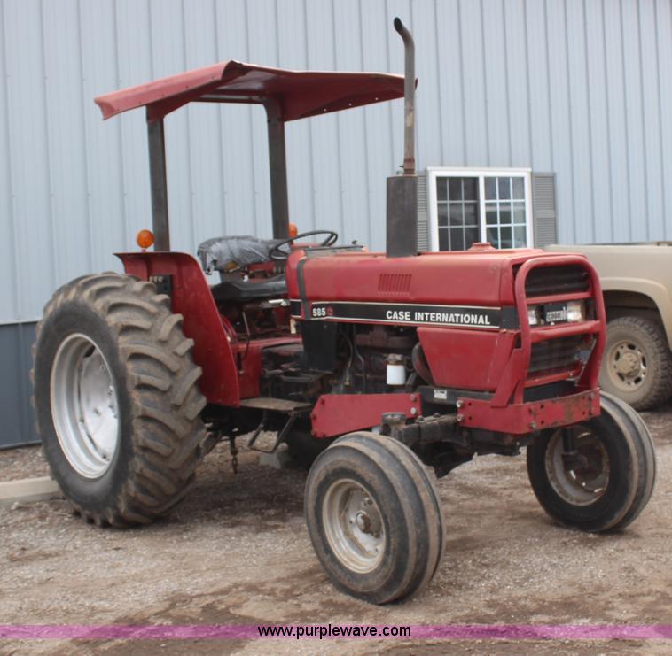 image for item H1317 1987 Case IH 585 tractor