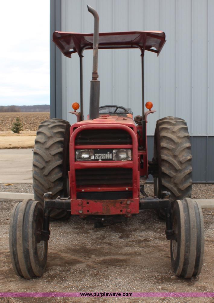 image for item H1317 1987 Case IH 585 tractor