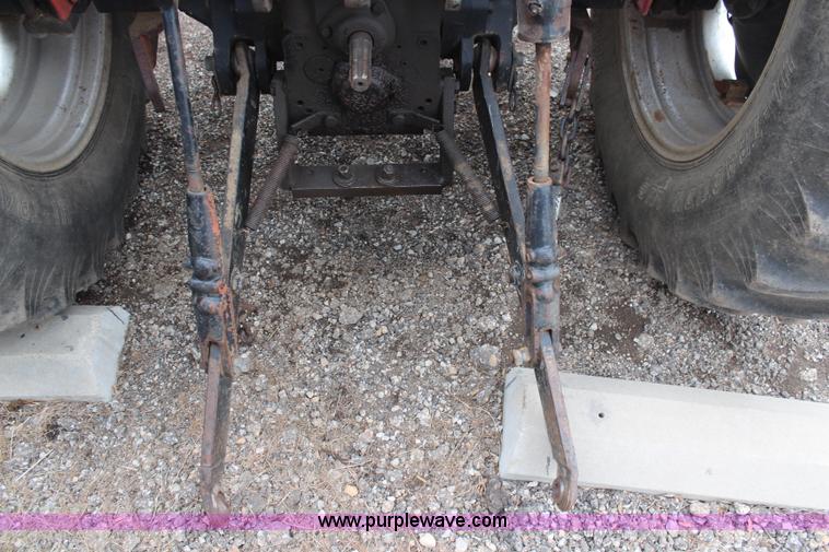 image for item H1317 1987 Case IH 585 tractor