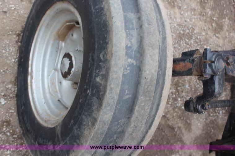 image for item H1317 1987 Case IH 585 tractor