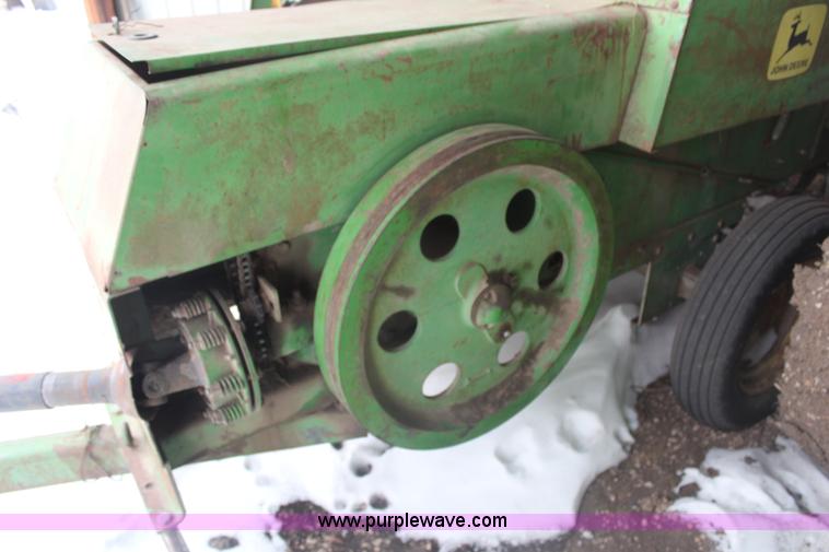 image for item H1331 1973 John Deere 336 square baler