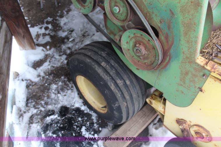 image for item H1331 1973 John Deere 336 square baler