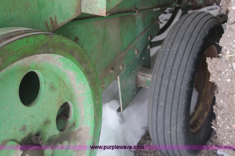 image for item H1331 1973 John Deere 336 square baler