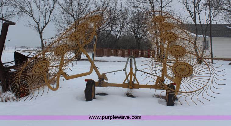 image for item H1334 Vermeer WR22 10 wheel rake