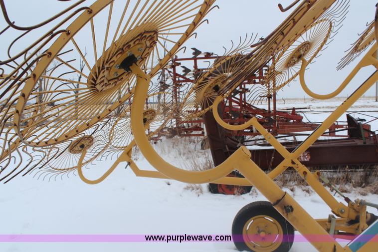 image for item H1334 Vermeer WR22 10 wheel rake