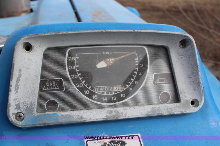 image for item H1376 1970 Ford 4000 tractor