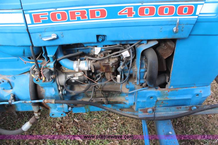 image for item H1376 1970 Ford 4000 tractor