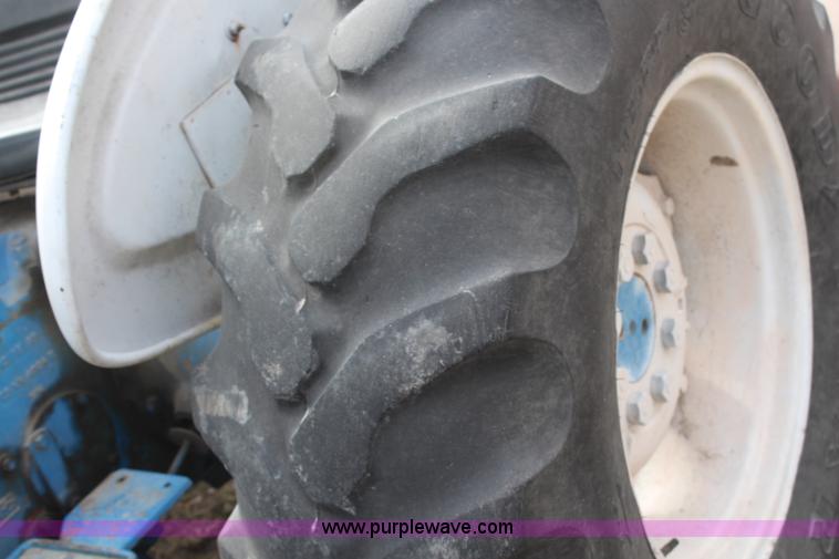 image for item H1376 1970 Ford 4000 tractor