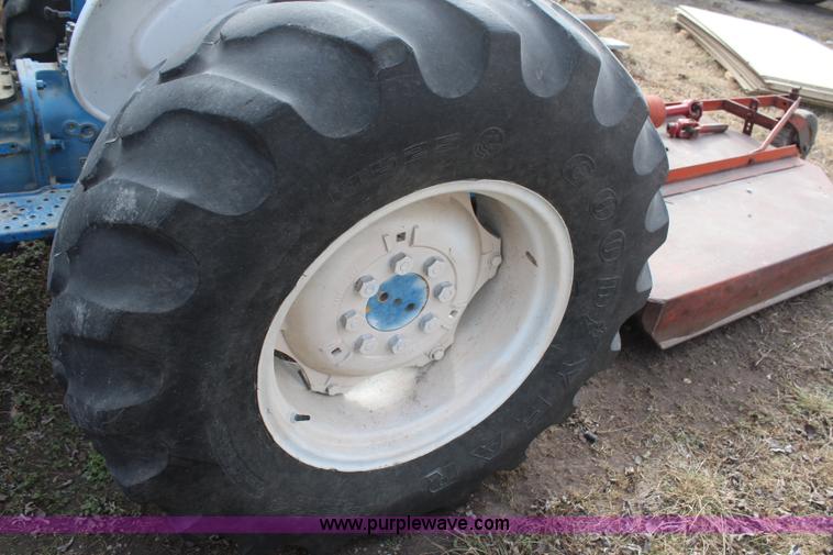 image for item H1376 1970 Ford 4000 tractor