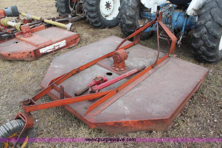 image for item H1376 1970 Ford 4000 tractor