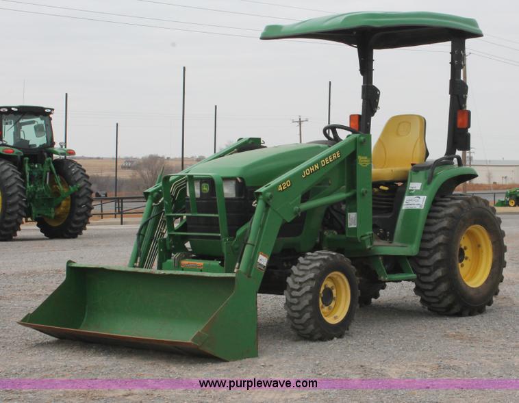 image for item H8260 2004 John Deere 4210 MFWD tractor