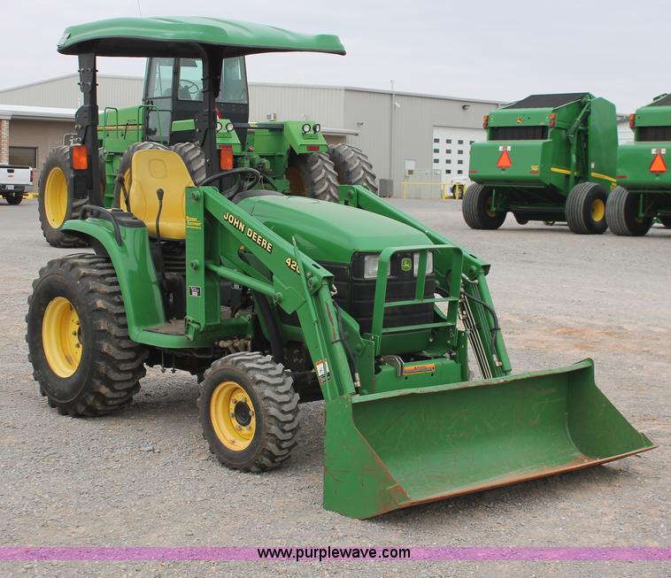 image for item H8260 2004 John Deere 4210 MFWD tractor
