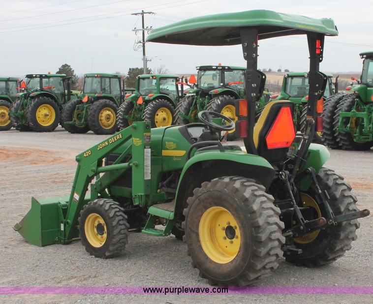 image for item H8260 2004 John Deere 4210 MFWD tractor