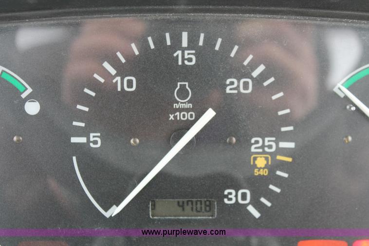 image for item H8260 2004 John Deere 4210 MFWD tractor