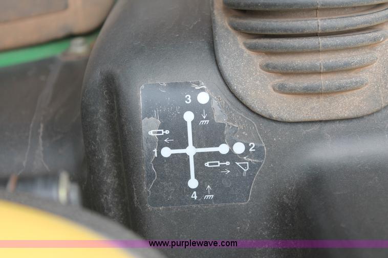 image for item H8260 2004 John Deere 4210 MFWD tractor
