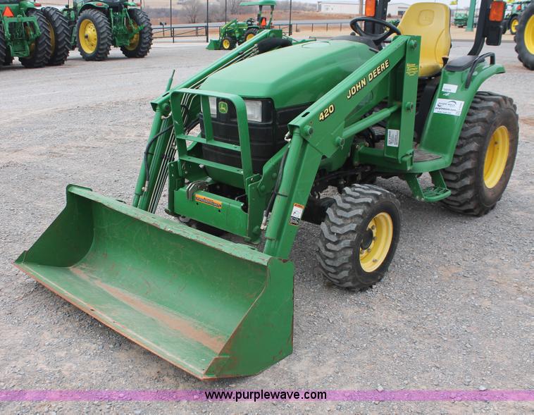 image for item H8260 2004 John Deere 4210 MFWD tractor