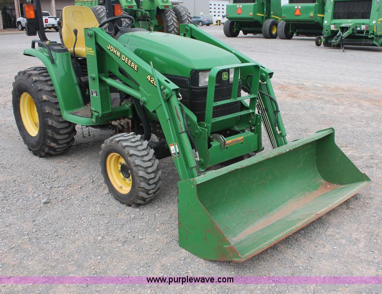 image for item H8260 2004 John Deere 4210 MFWD tractor
