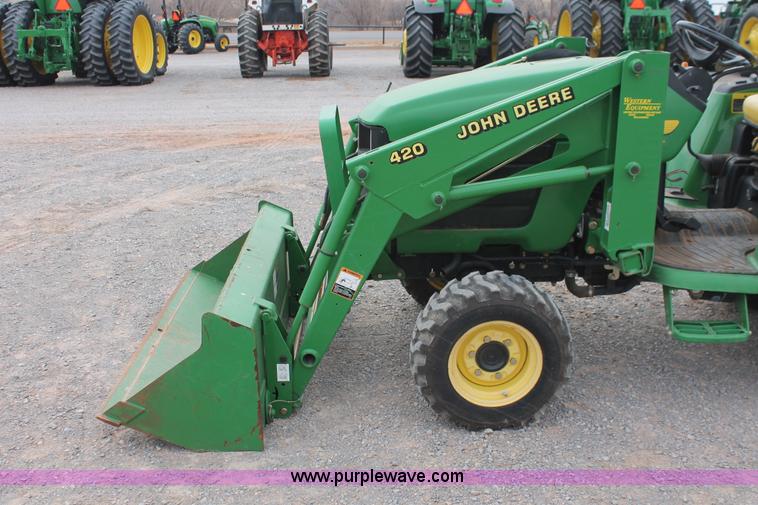 image for item H8260 2004 John Deere 4210 MFWD tractor