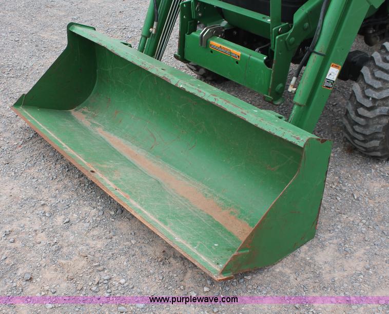 image for item H8260 2004 John Deere 4210 MFWD tractor