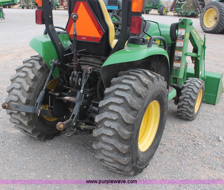 image for item H8260 2004 John Deere 4210 MFWD tractor