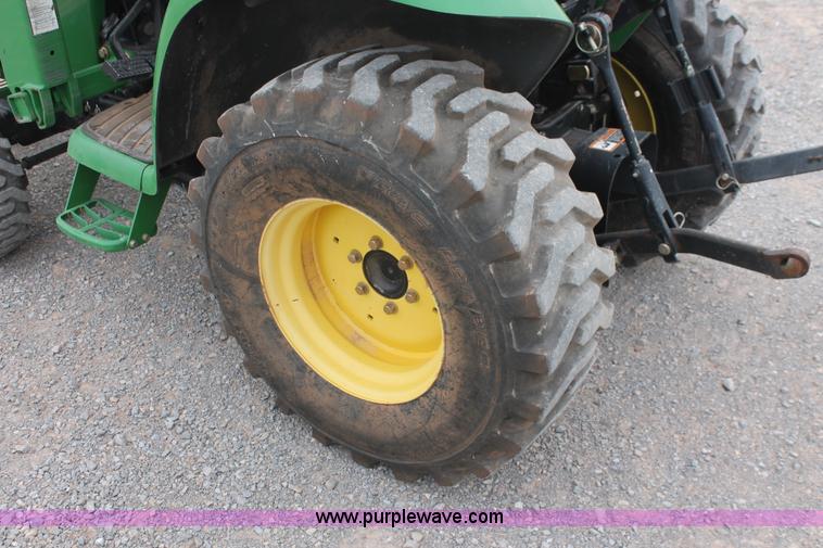 image for item H8260 2004 John Deere 4210 MFWD tractor