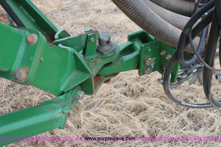 image for item H8261 1997 John Deere 1850 air seeder with John Deere 1900 air cart