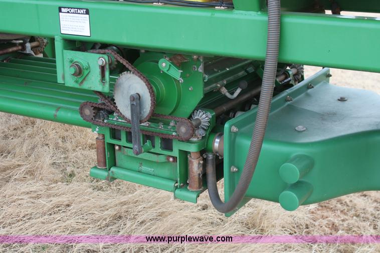 image for item H8261 1997 John Deere 1850 air seeder with John Deere 1900 air cart