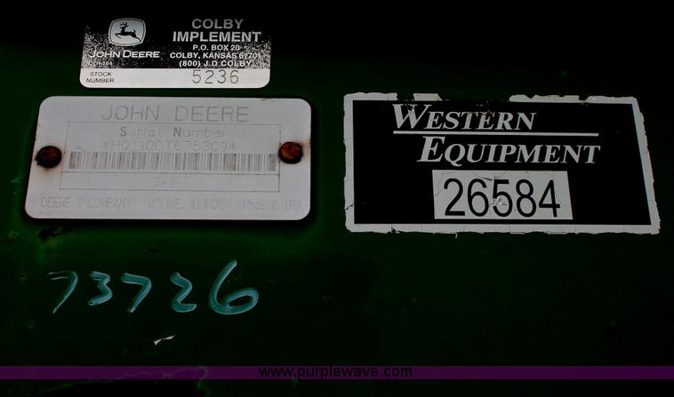 image for item H8261 1997 John Deere 1850 air seeder with John Deere 1900 air cart