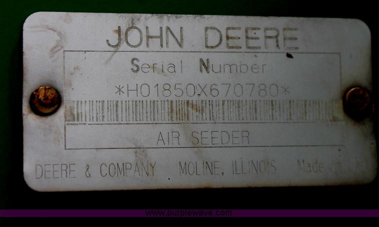 image for item H8261 1997 John Deere 1850 air seeder with John Deere 1900 air cart