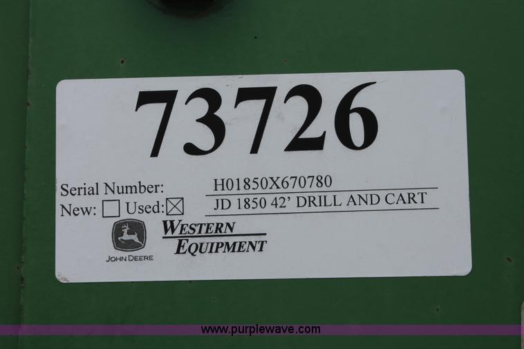 image for item H8261 1997 John Deere 1850 air seeder with John Deere 1900 air cart