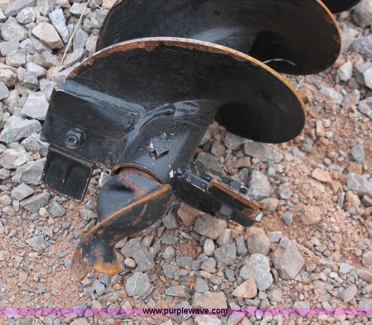 image for item H8264 2011 Frontier PH0200 post hole digger