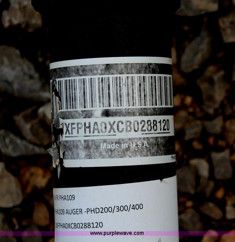 image for item H8264 2011 Frontier PH0200 post hole digger