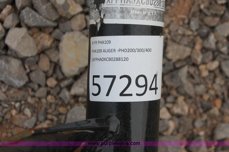 image for item H8264 2011 Frontier PH0200 post hole digger