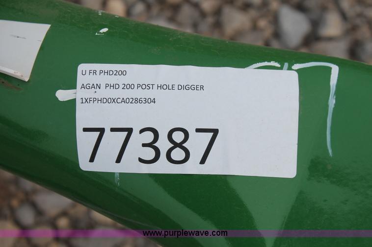 image for item H8264 2011 Frontier PH0200 post hole digger