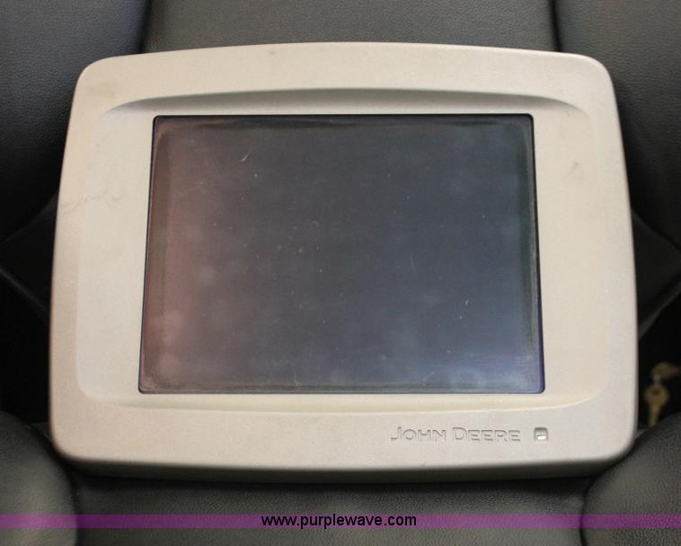 image for item H8265 2008 John Deere GU26G AMS display