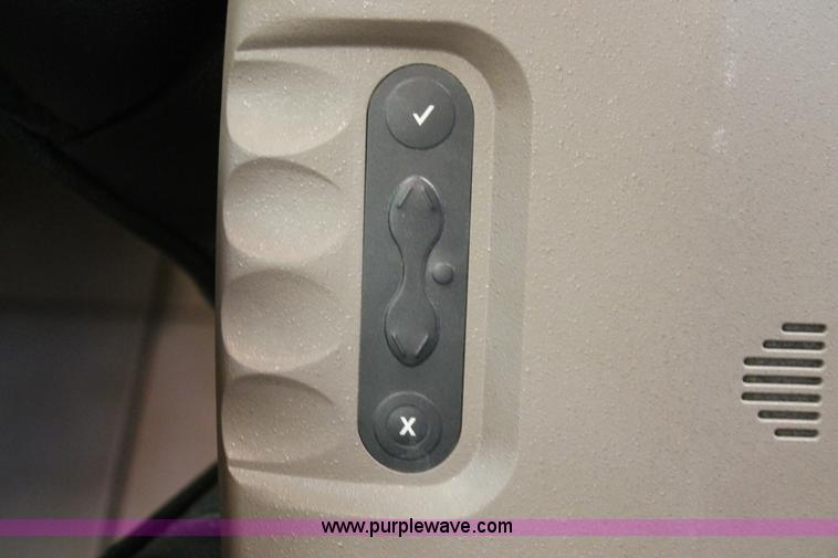 image for item H8265 2008 John Deere GU26G AMS display