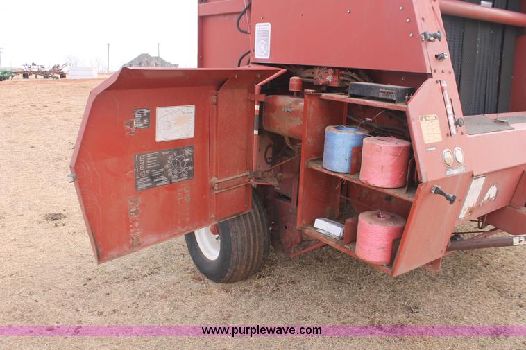 image for item H8325 1990 Hesston 560 baler