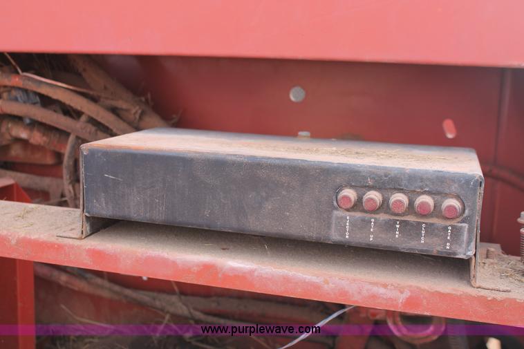 image for item H8325 1990 Hesston 560 baler