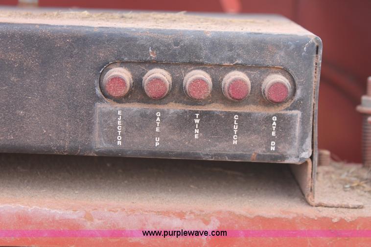 image for item H8325 1990 Hesston 560 baler