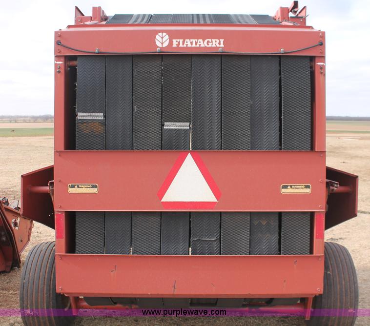 image for item H8325 1990 Hesston 560 baler