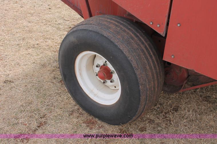 image for item H8325 1990 Hesston 560 baler