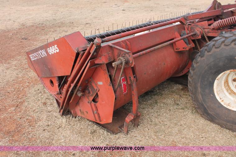 image for item H8326 1982 Hesston 6650 self-propelled swather