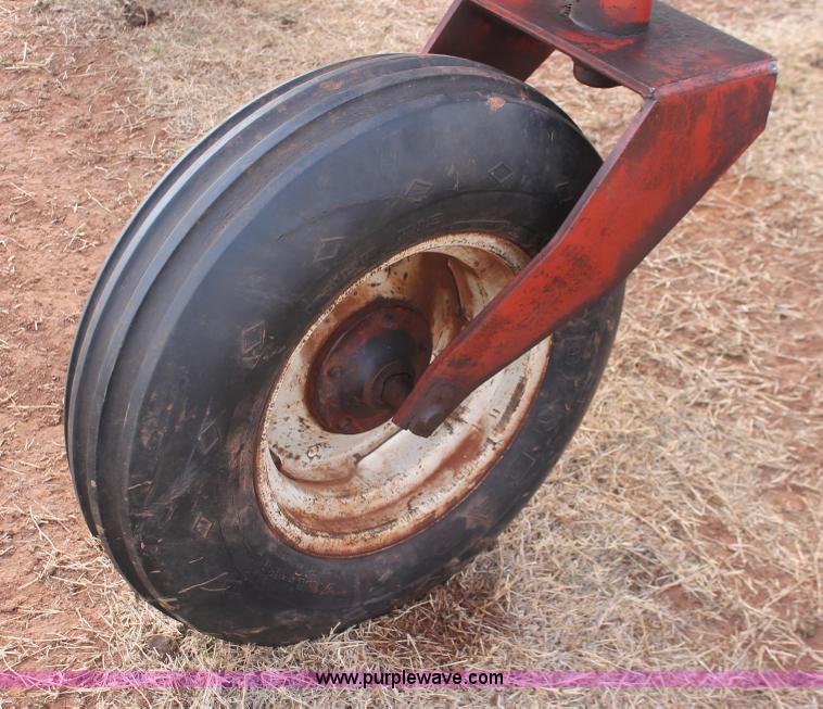 image for item H8326 1982 Hesston 6650 self-propelled swather