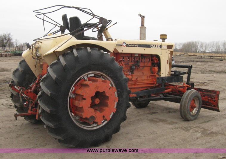 image for item I5655 Case 930 Comfort King tractor