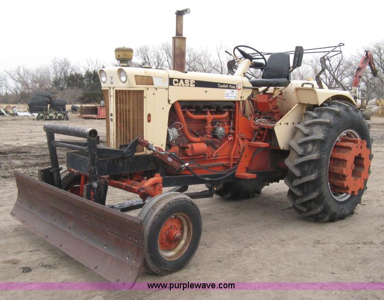 image for item I5655 Case 930 Comfort King tractor